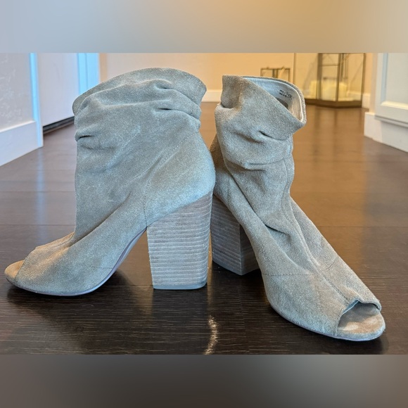 Woman’s Suede Peep Toe Tan Heeled Boots - Picture 2 of 3